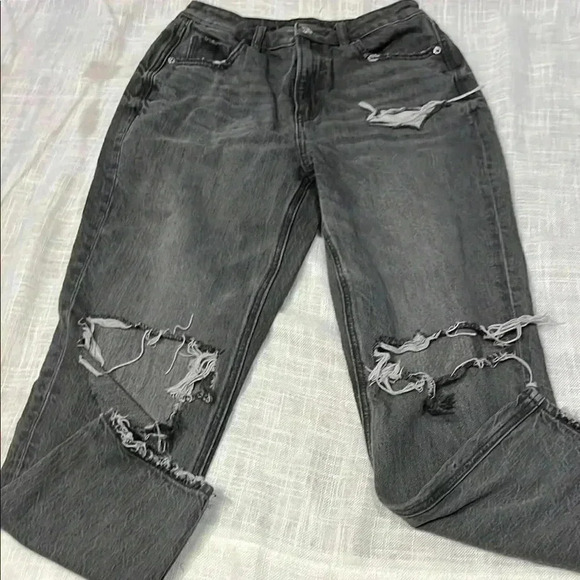 AMERICAN EAGLE BLACK MOM JEAN - Picture 1 of 8